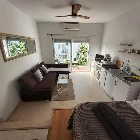 Tranquility Apartment *
